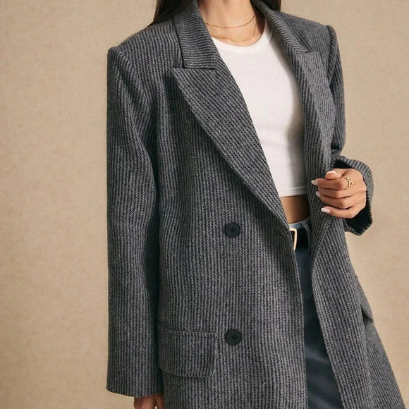 Grey Elegant Women's Extra Long Gray Suit - Picture 7 of 7